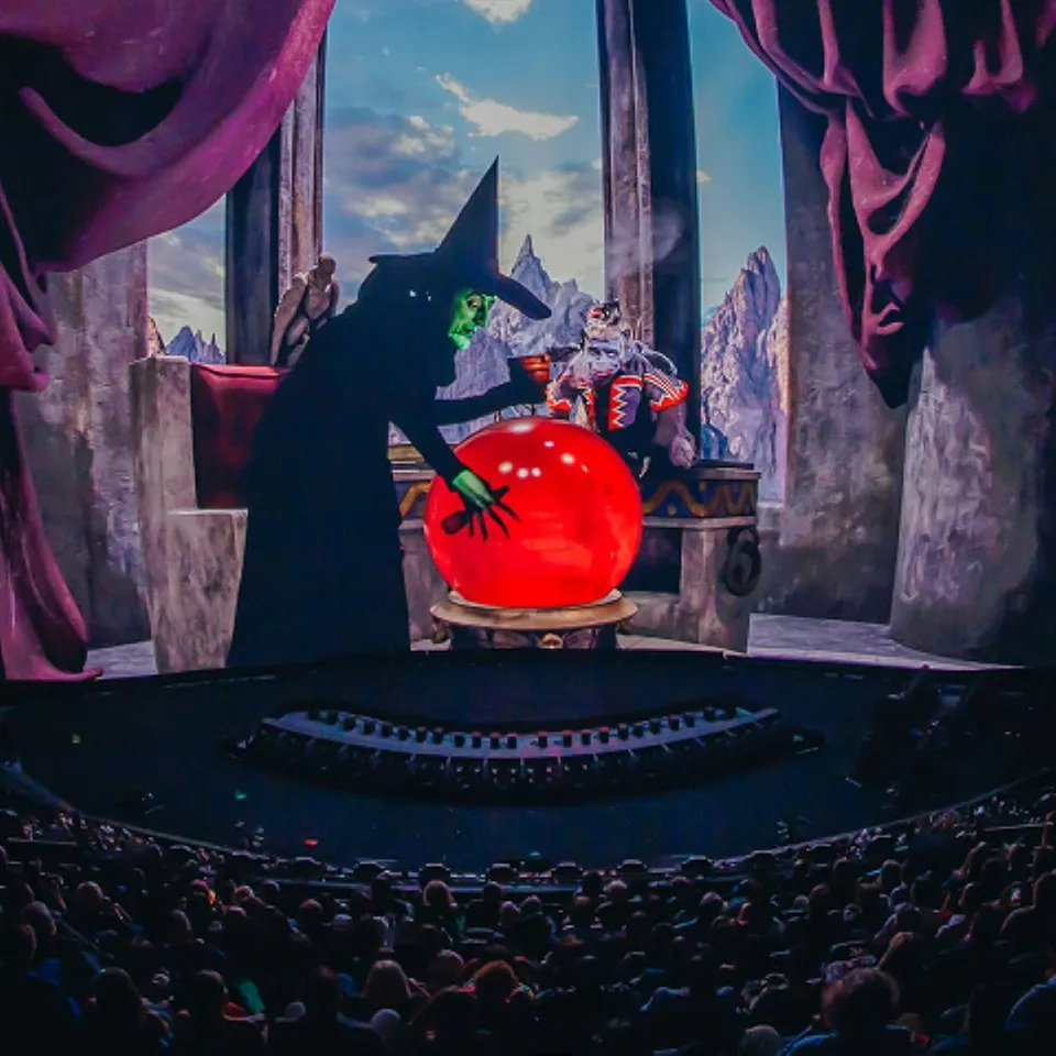 Wizard of Oz scene filling Sphere’s interior screen above the audience